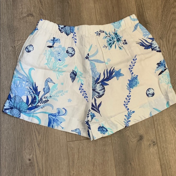 Vineyard Vines Blue Floral High Waist Shorts - Picture 4 of 6